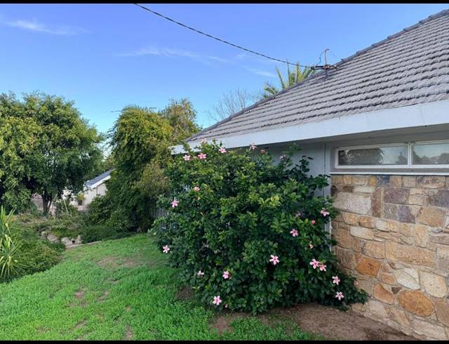 3 BEDROOM HOUSE FOR SALE IN BOSTON